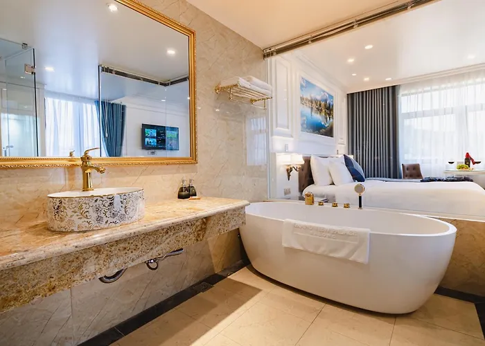 Grand View Palace Khách sạn 4*
