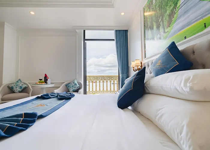 Grand View Palace 4*