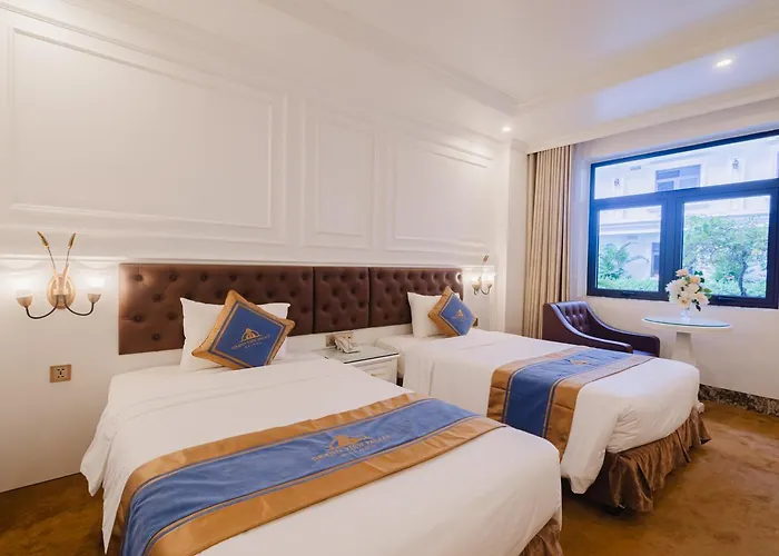 Khách sạn Grand View Palace 4*