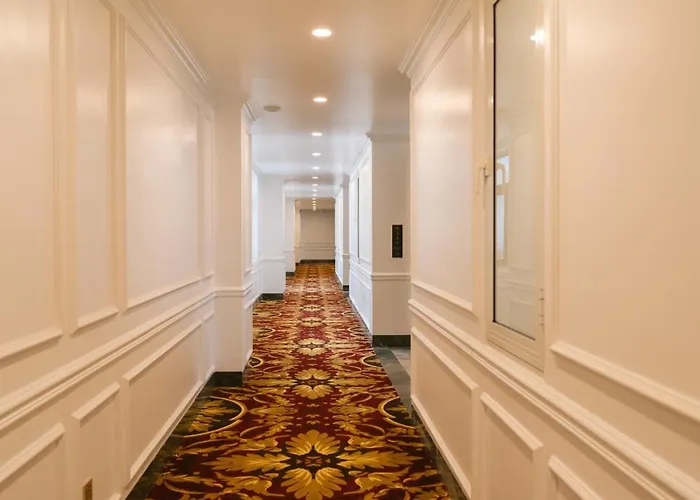 Khách sạn Grand View Palace 4*