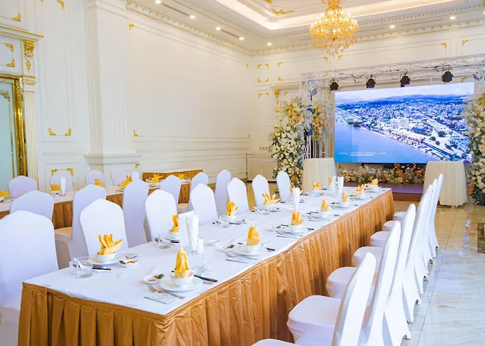 Khách sạn Grand View Palace 4*