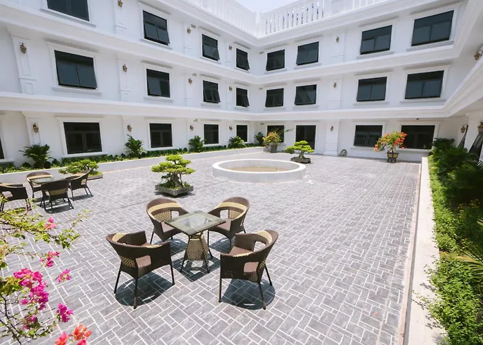 Grand View Palace Khách sạn 4*