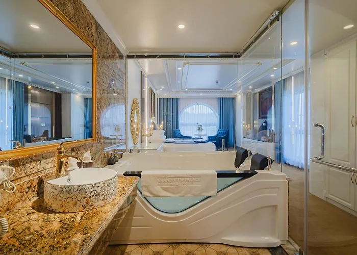 Grand View Palace 4*