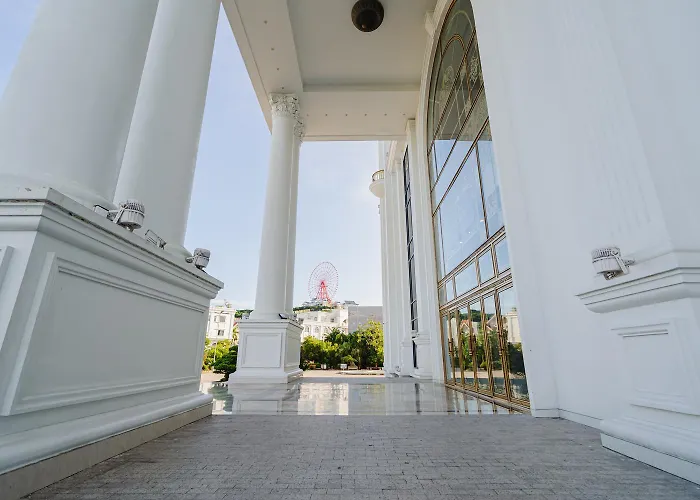 Grand View Palace Khách sạn 4*